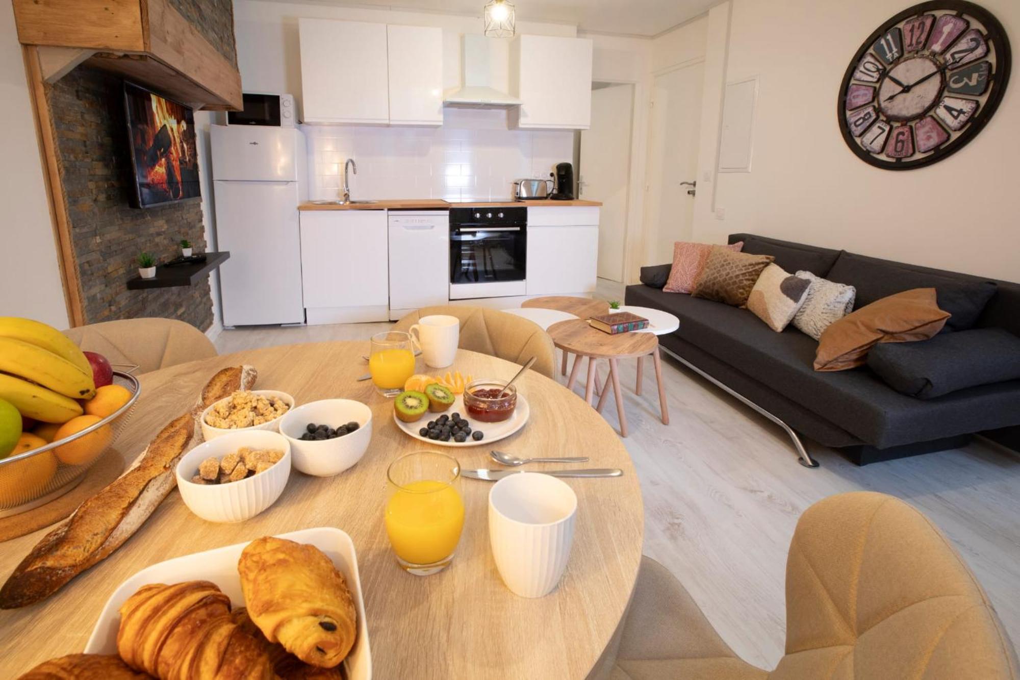 Le Nid 3 Etoiles Wifi, Netflix, Disney, Coeur De Bastide Villefranche-de-Rouergue Esterno foto