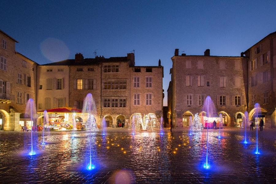 Le Nid 3 Etoiles Wifi, Netflix, Disney, Coeur De Bastide Villefranche-de-Rouergue Esterno foto